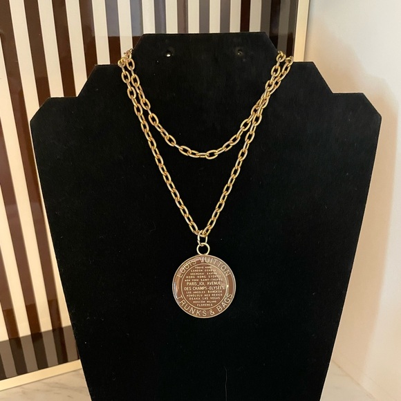 Louis Vuitton Trunks and Bags Zipper Pull on Vintage Chain - Picture 3 of 6